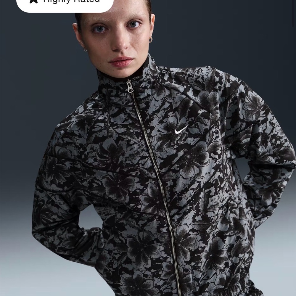 Nike Women's Loose UV Protection Woven Full-Zip Printed Jacket Windrunner XS